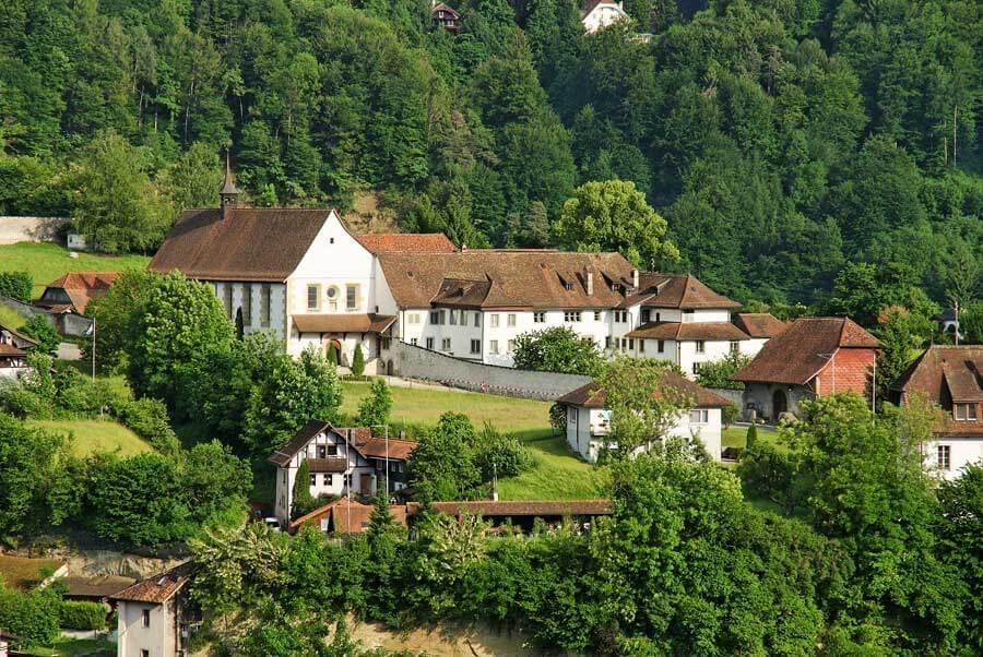 Obere Matte und Kloster Bisemberg